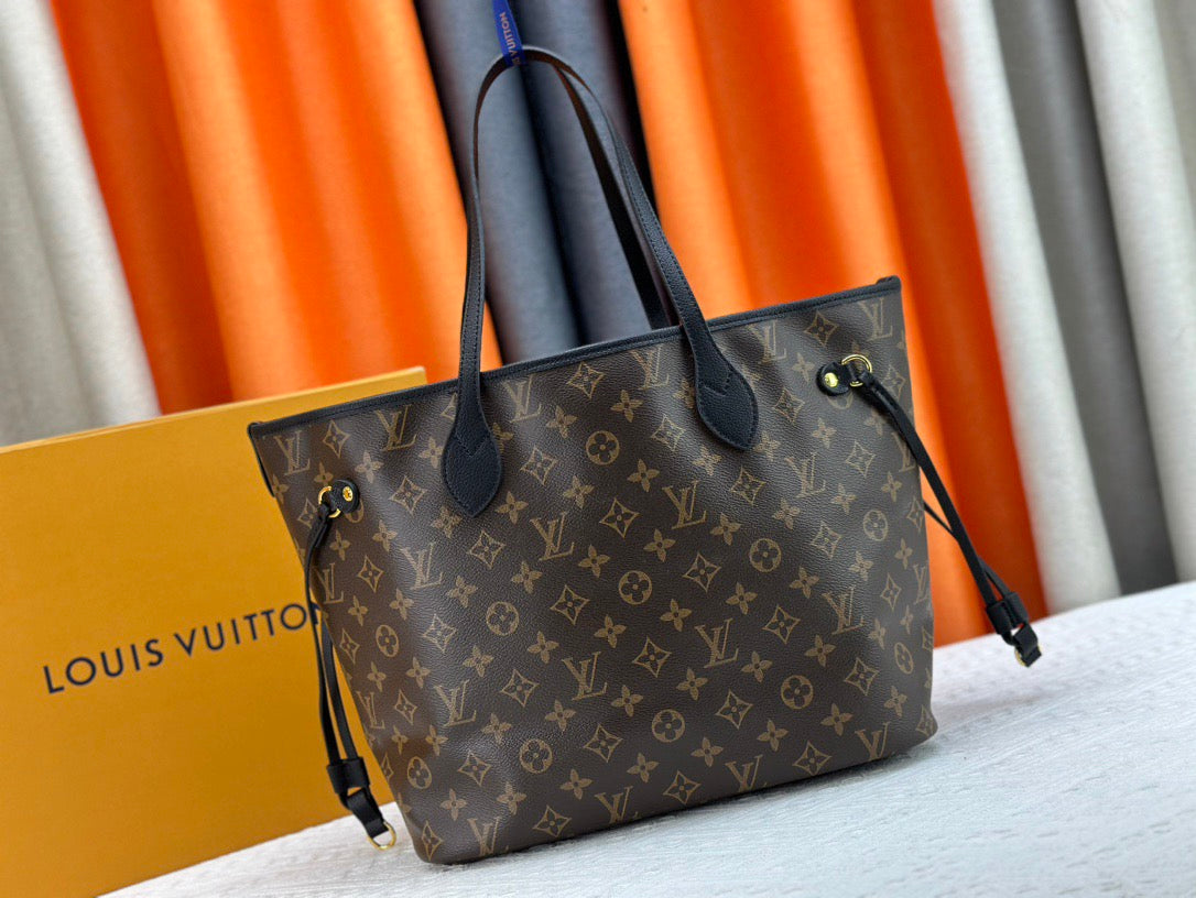 V 24ss new fashion printed handbag 0724101702