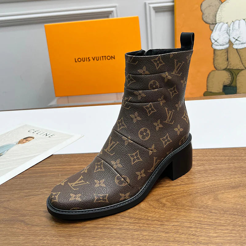 New versatile vintage mid top boots with floral patterns 1024093021