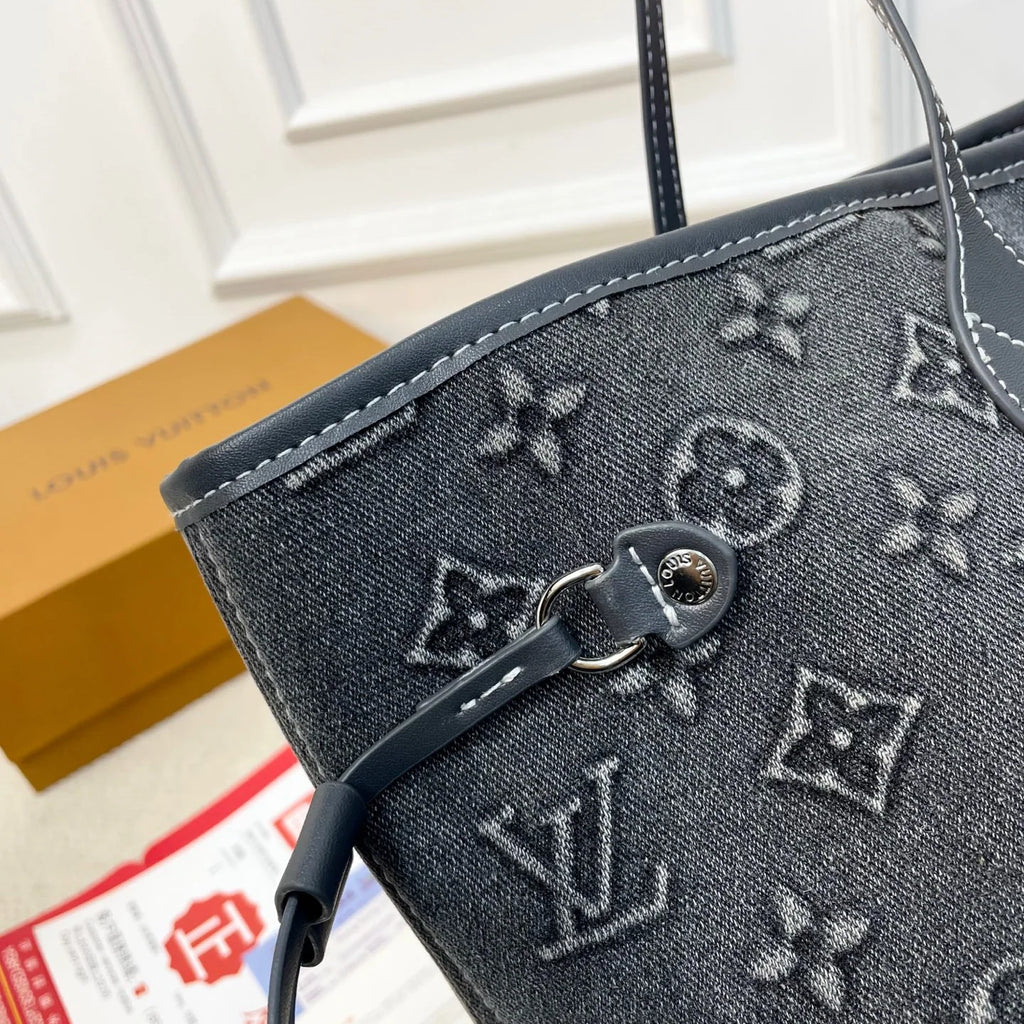 Women's Large Embossed Tote Bag 1426011301