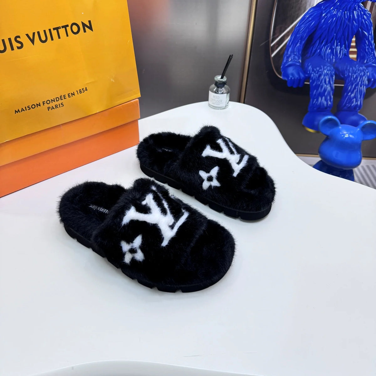 New wool slippers 1426010410