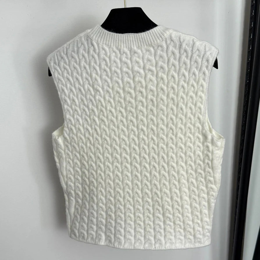 New Embroidered Cable-Knit Vest 1025102105