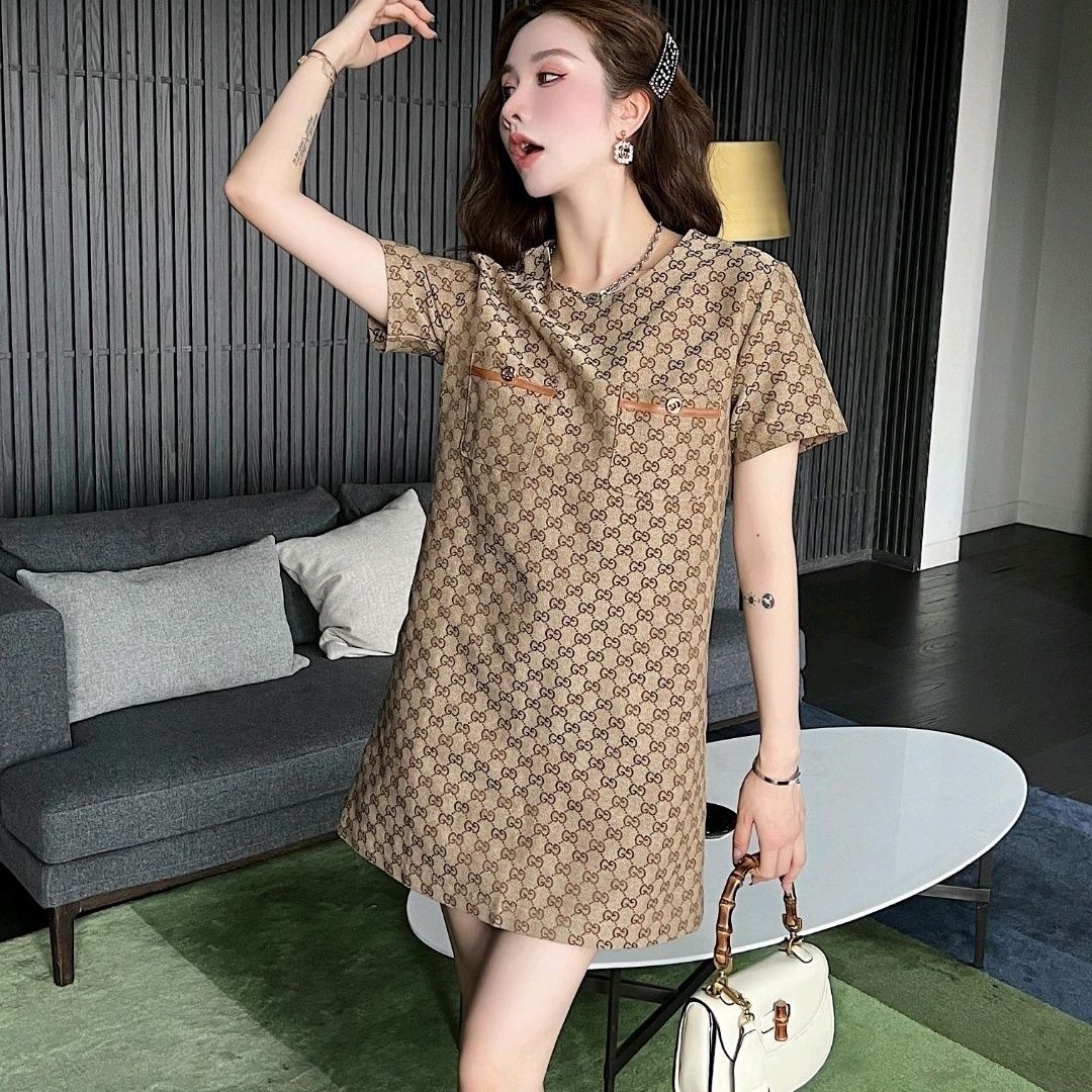 High-quality women's clothing 2023 spring and summer new heavy industry fashion slim button pocket embellished with zipper on the back of the dress