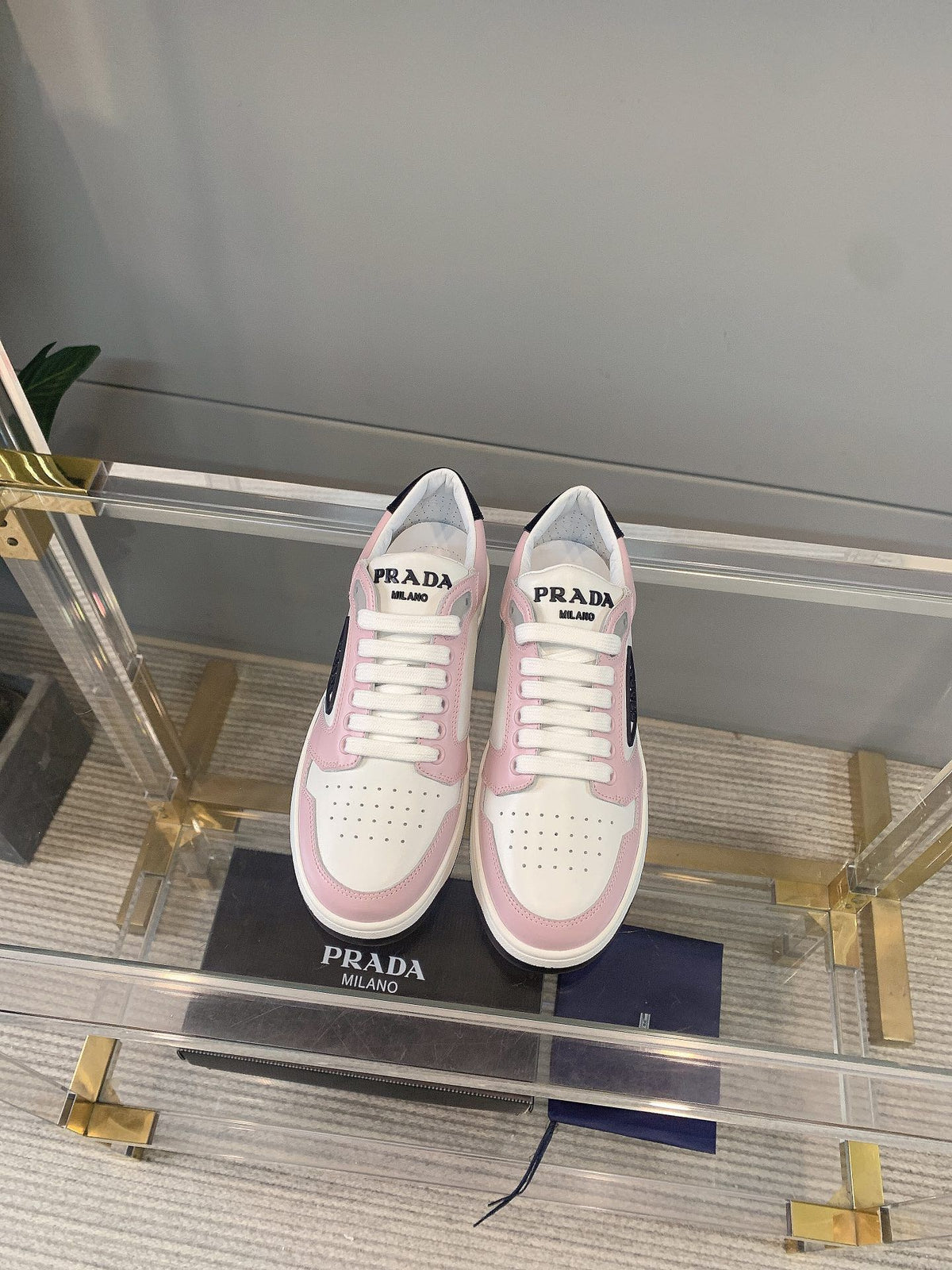 P classic white shoes 0724111201 0724111202