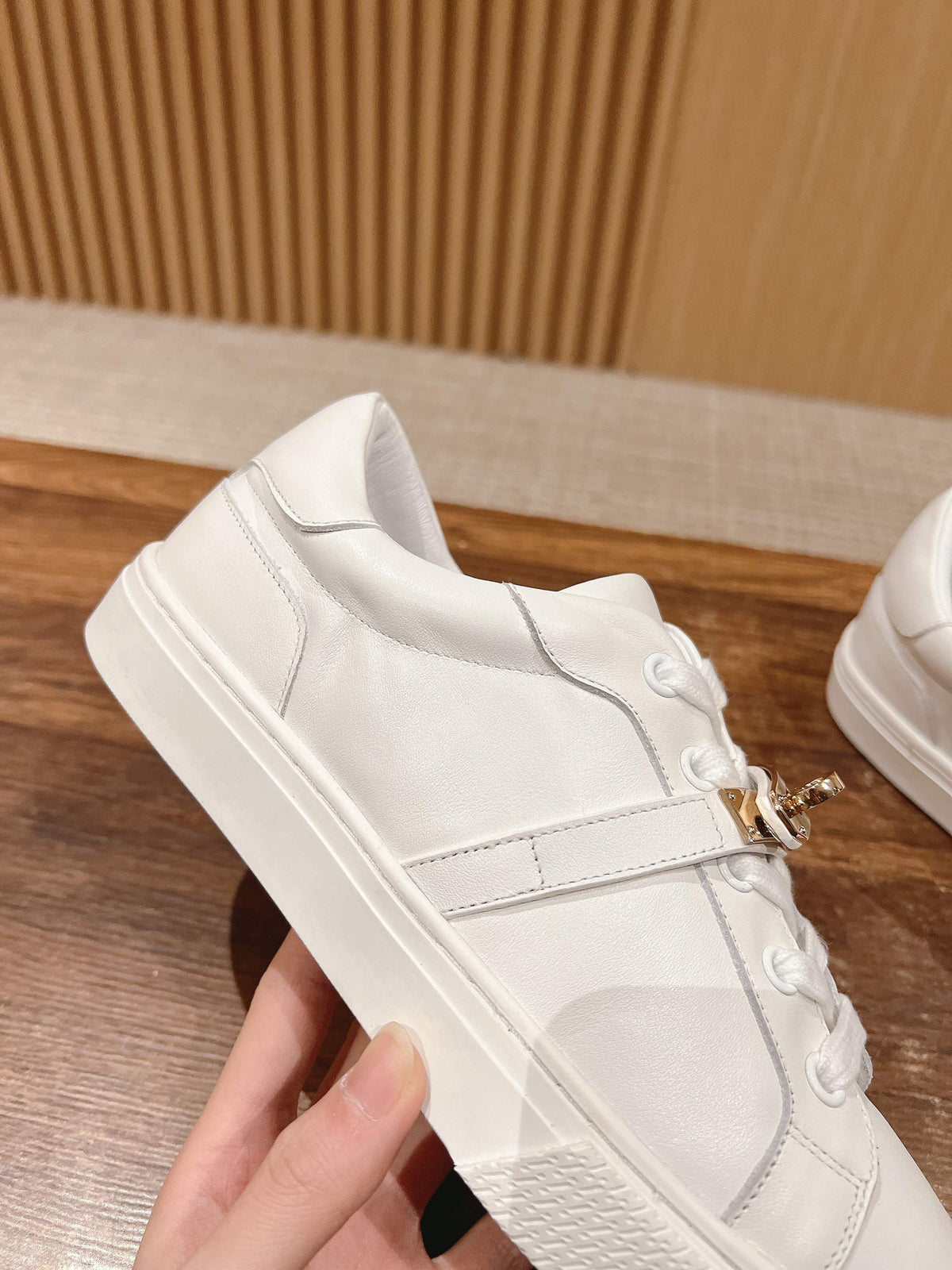H Women's Fashion White Sneakers 072505206