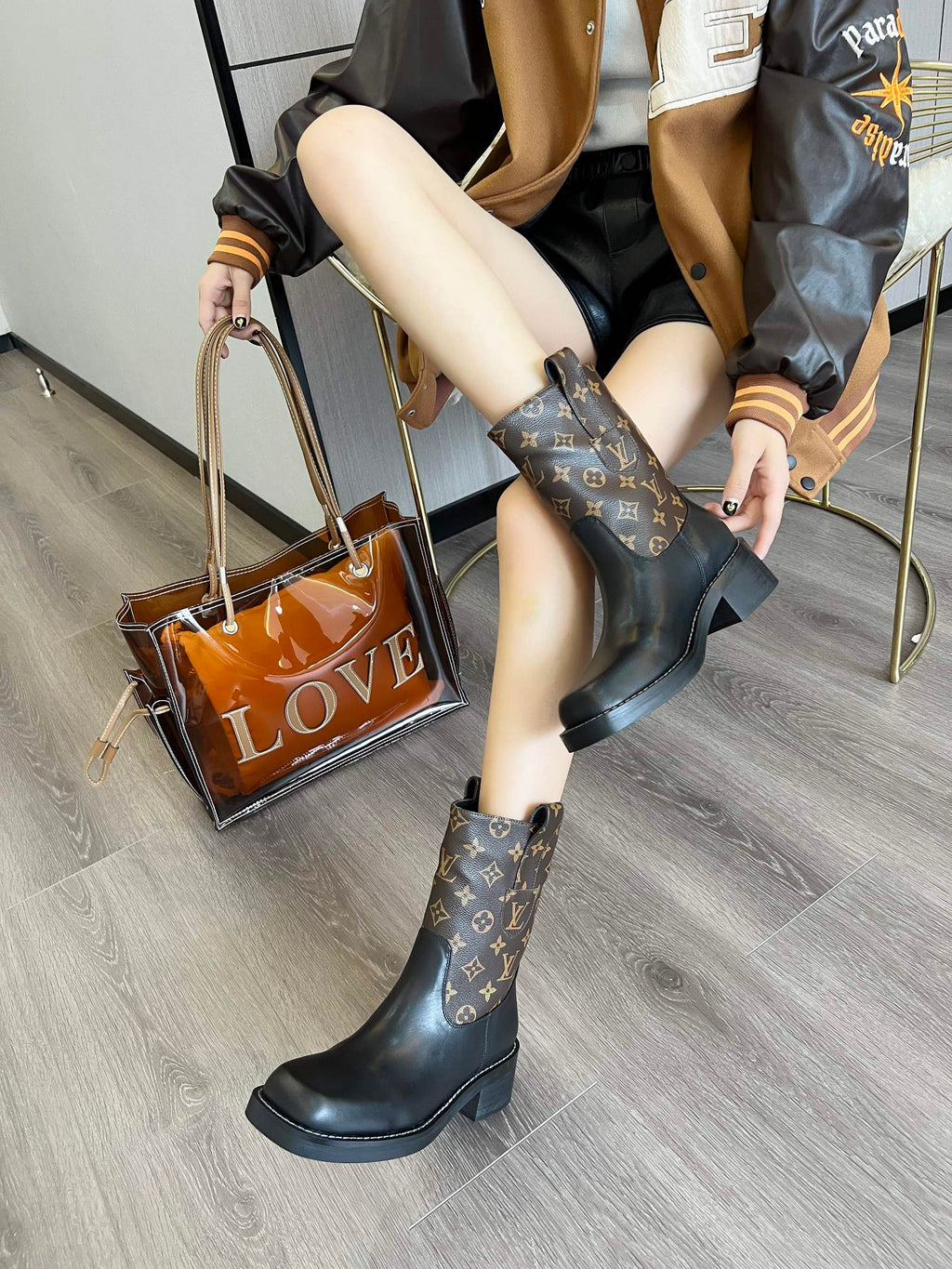 V Logo stylish embossed printed leather booties 0724101802