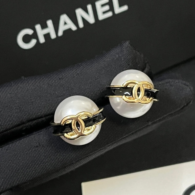 Women's Gold Enamel Pearl Stud Earrings XZ1326092807