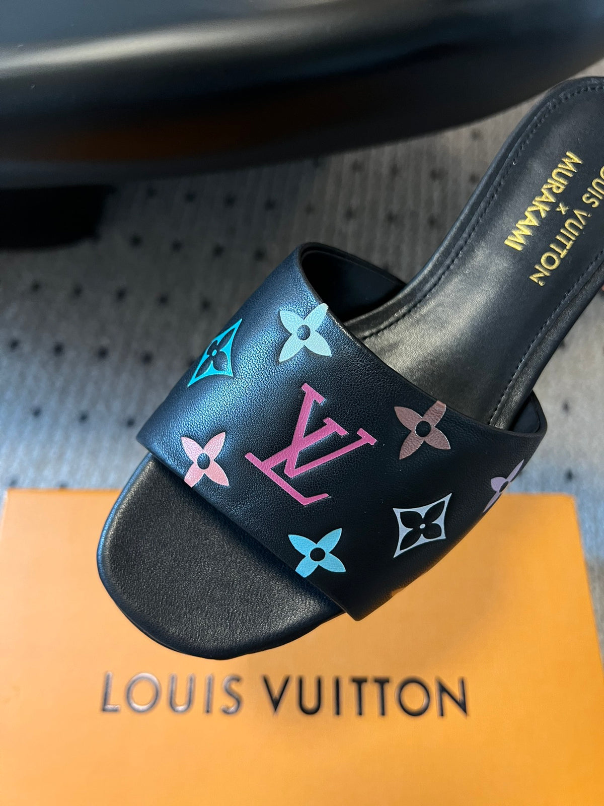 L fashion 3 color hot slippers 0725031904