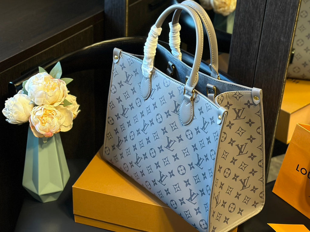 V gray print fashion onthego handbag 0724101704