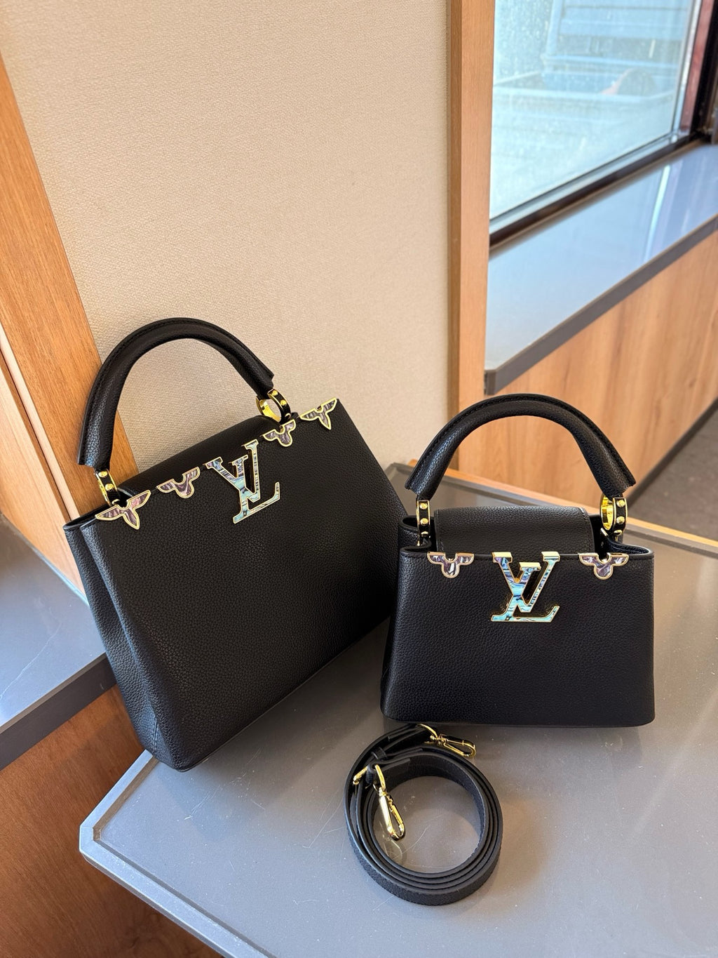 L Fashion Capucines Handbag 0725022602