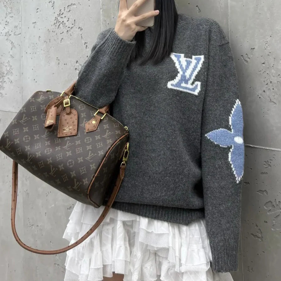 New L Clover Letter Hooded Knitted Sweater 1024102916