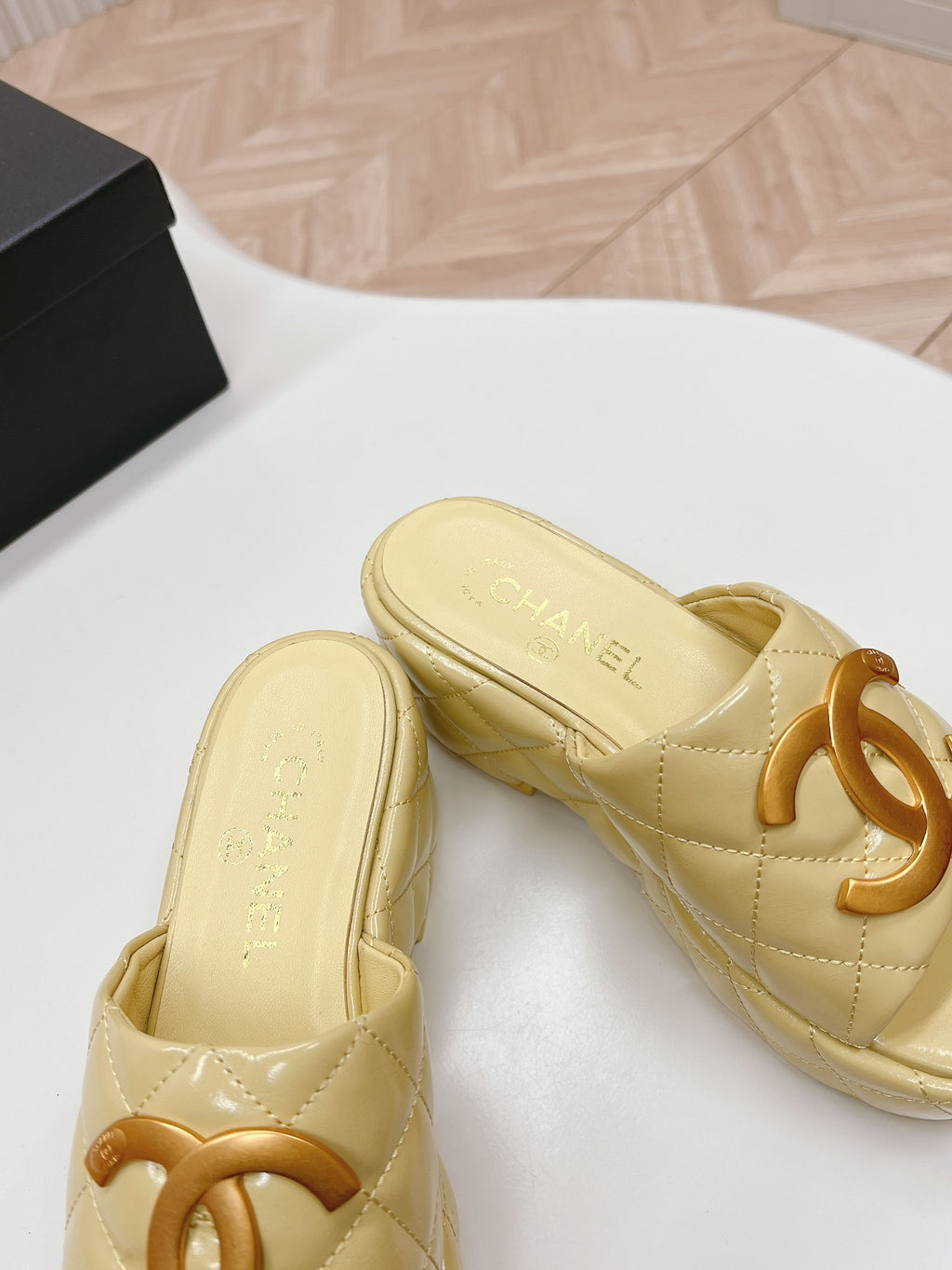 Chane1 top fashion thick-soled rhombus slippers 0724030812