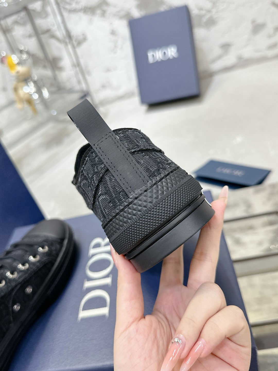 CD B23 Low-Top Sneaker 1824120910