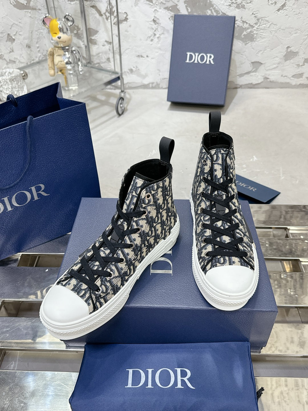 CD B23 High-Top Sneaker 1824120909