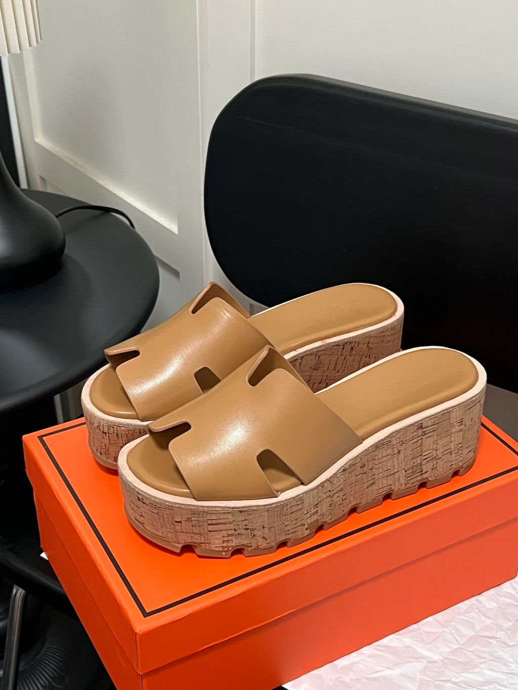 H Fashion Summer Thick-soled Slippers 0725040812