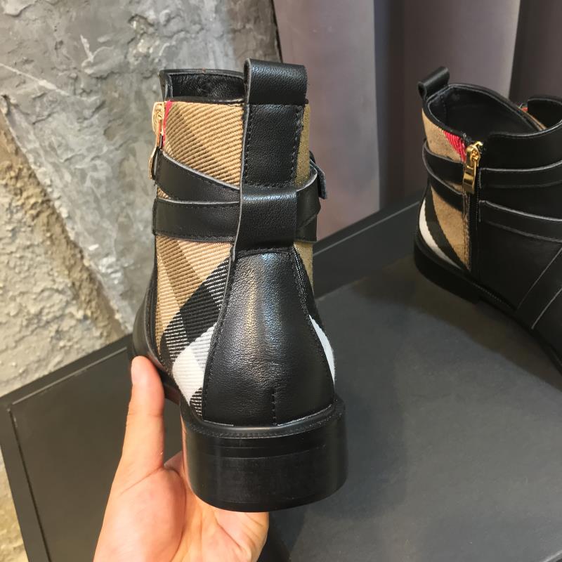 New Fashionable and Versatile Women's Boots 1025102807