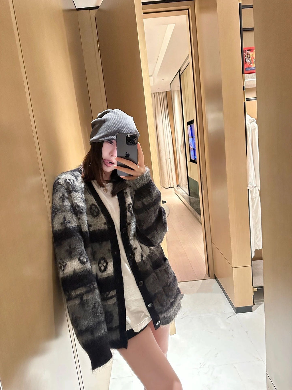Gradient black jacquard sweater cardigan XC0823101303