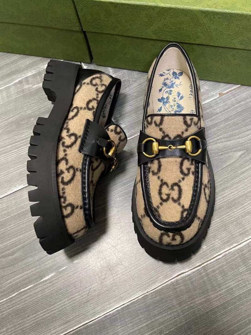 Leather Lug Sole Horsebit Loafer PD0223081507