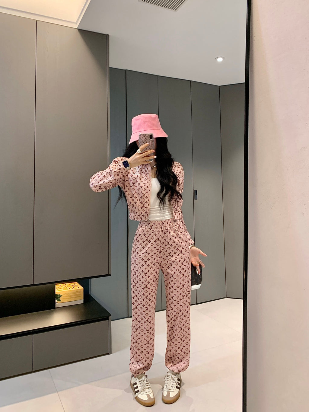 V Fashion letter print set 0724101111