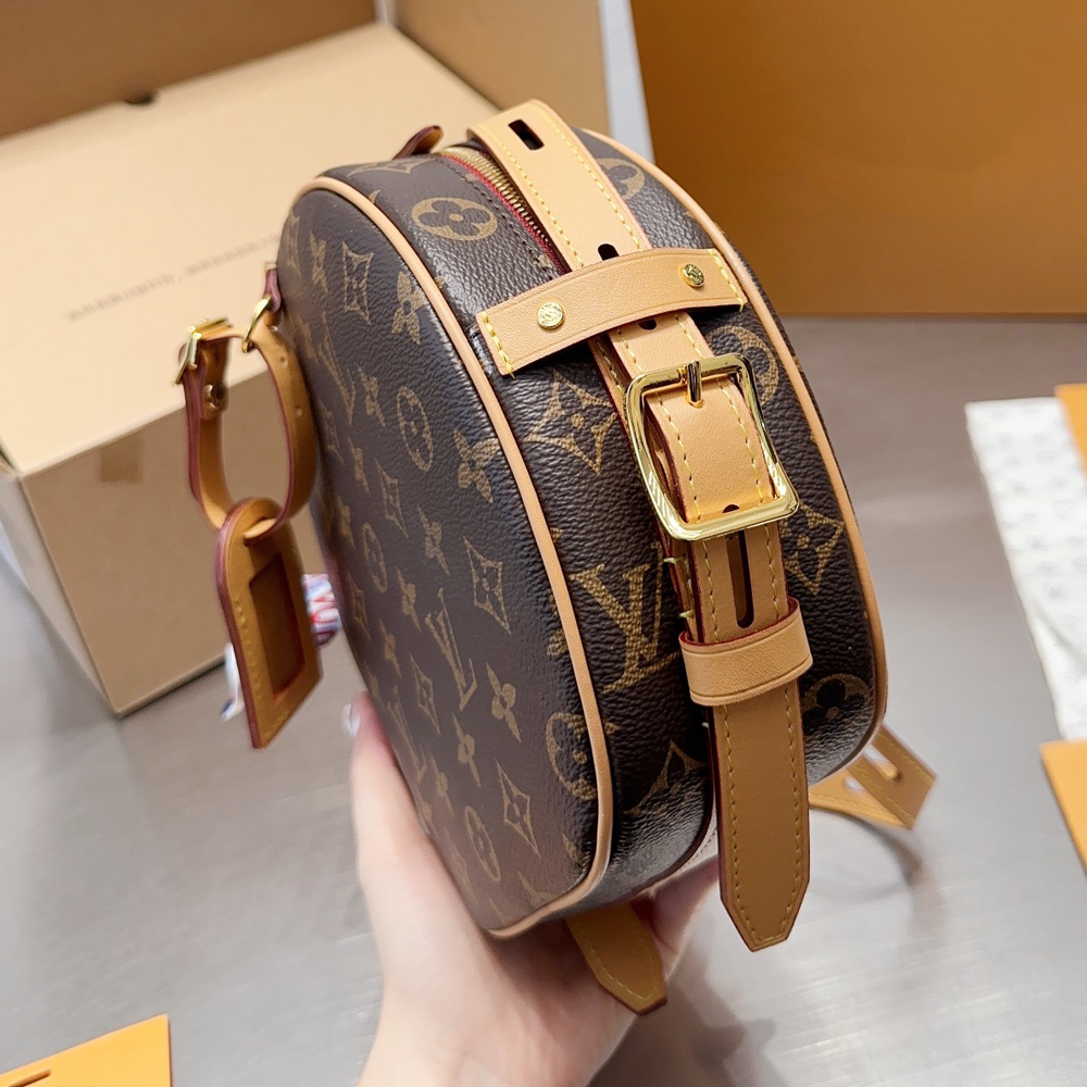 Handmade Leather Boite Chapeau Souple Monogram 02