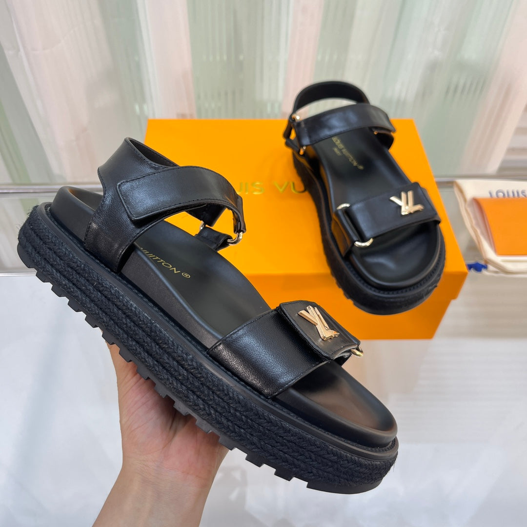 V - Classic Sandals XC07062905