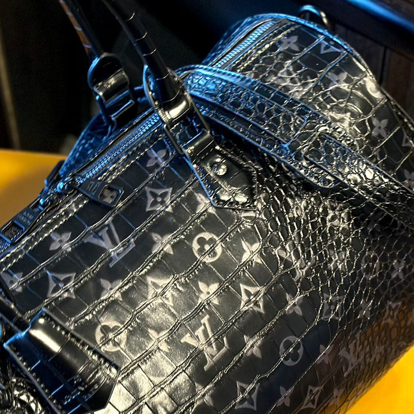 L Limited Edition Crocodile Pattern Travel Bag XC24092305