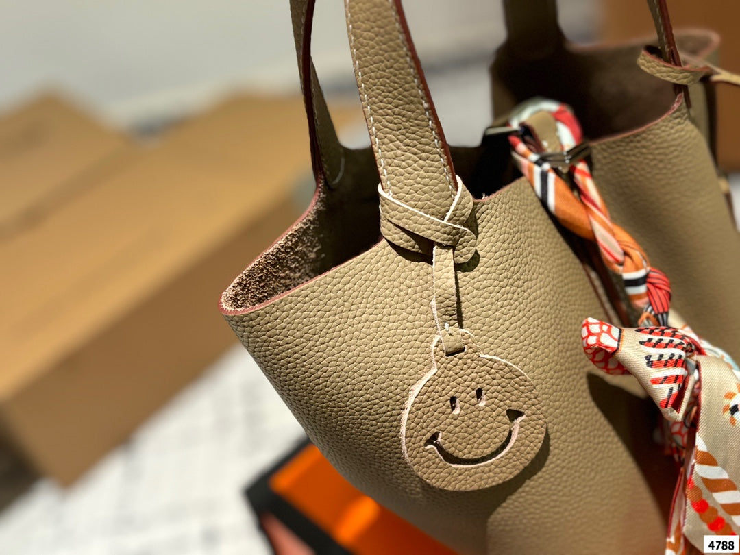 H Picotin18 Multicolor Bucket Bag 0724101014