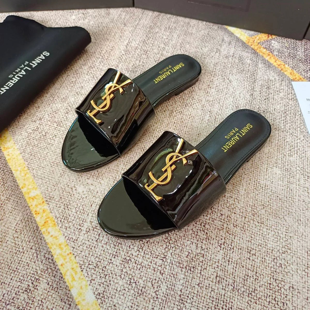New Slippers Fashion Sandals 1024031124