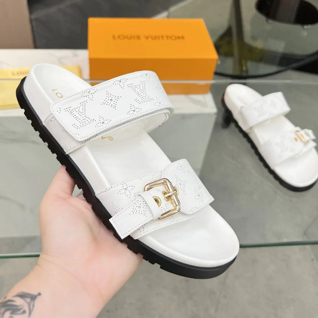 Ladies new fashion versatile sandals and slippers 1024032723