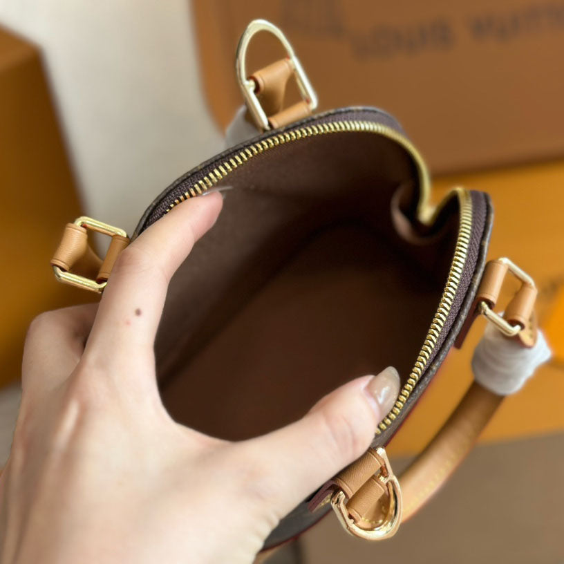 L Alma Shell Bag 1824071601