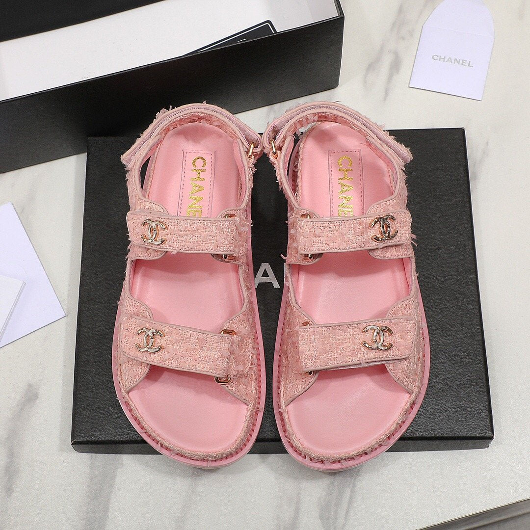New fashionable and versatile sandals 1024022314