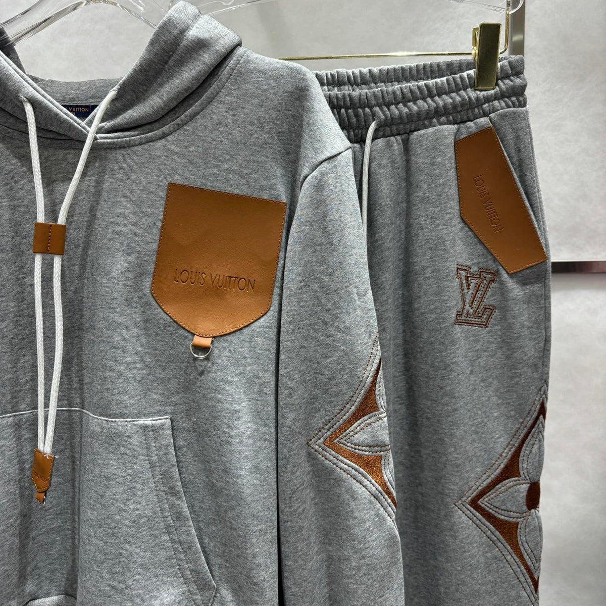 Fashion and versatile sports suit 1024102127