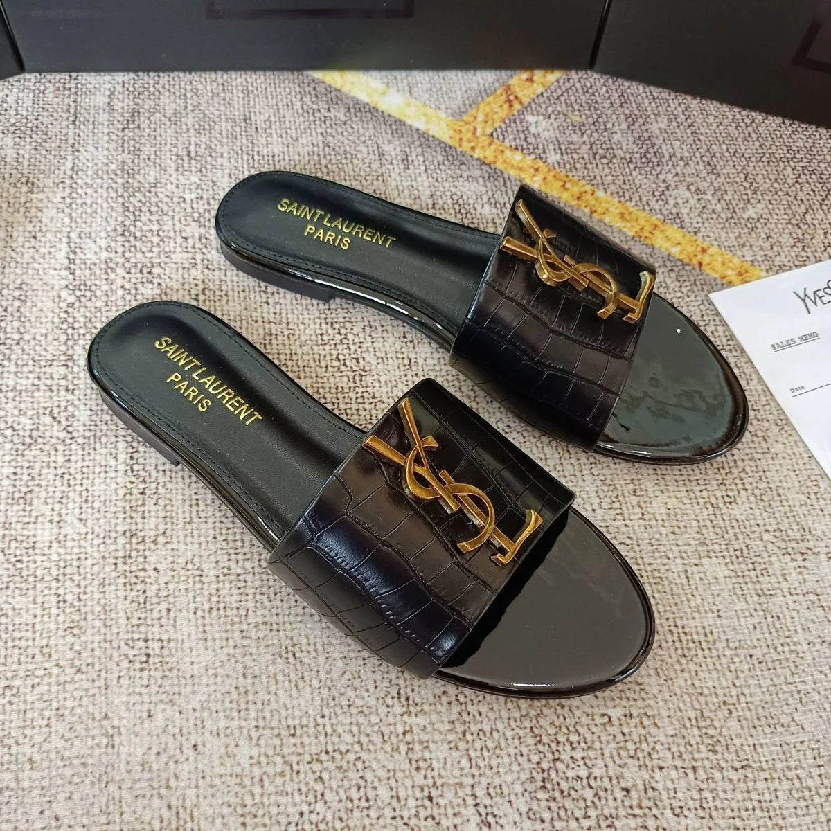 New Slippers Fashion Sandals 1024031124