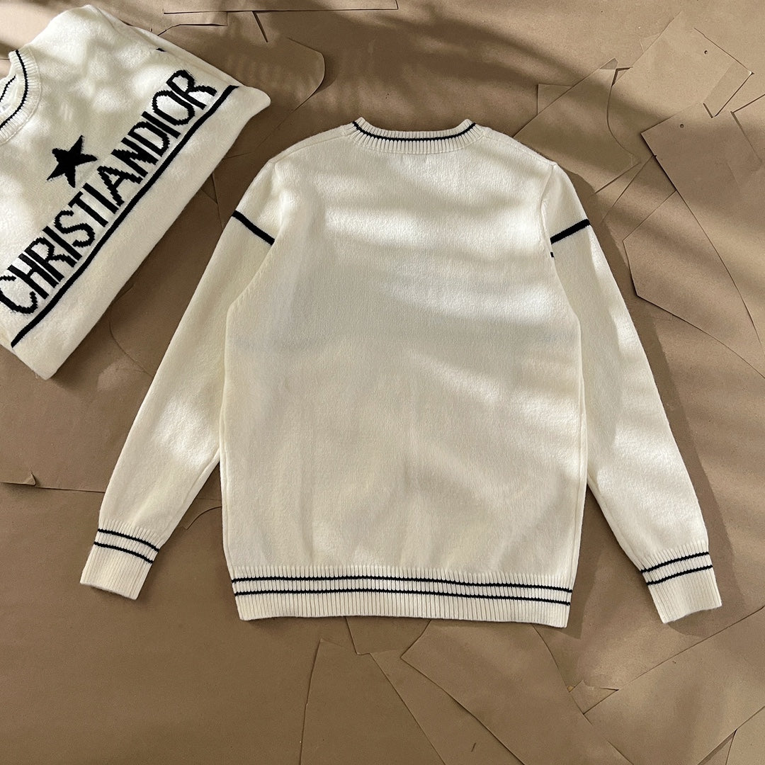 Lucky Star Jacquard Crew Neck Sweater XC0823091914