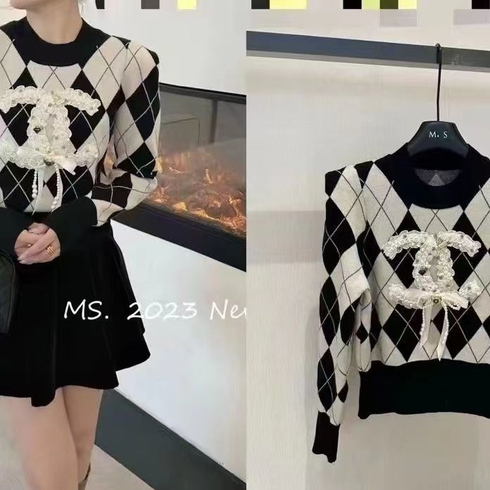 Argyle shoulder padded knitted sweater PD0823112112
