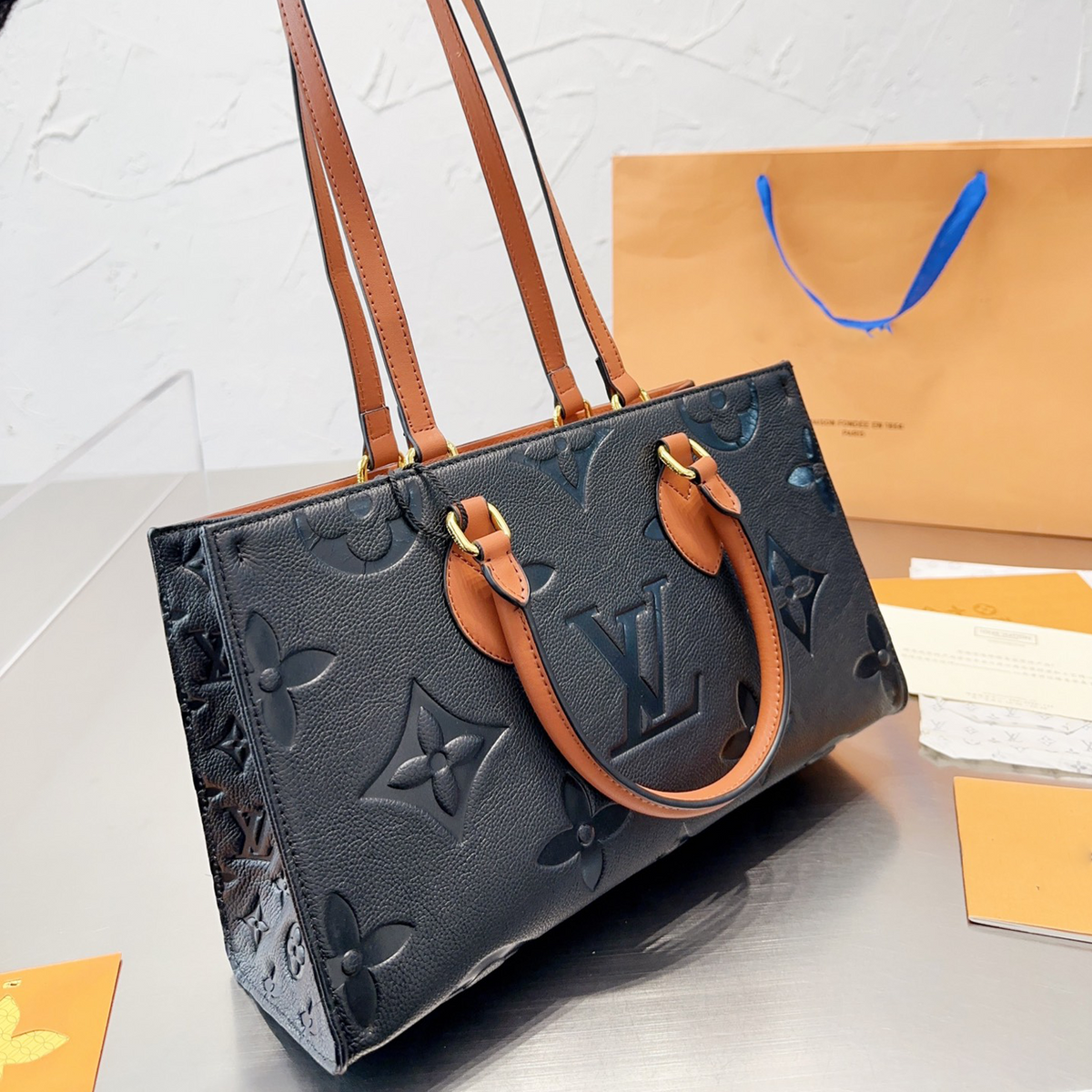 Handmade Leather Box Monogram 01