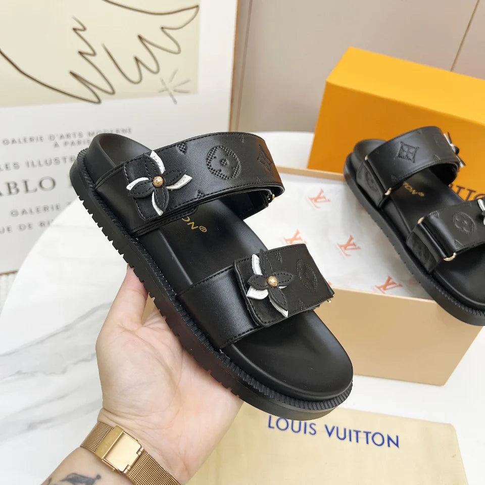 New fashion and versatile sandals 1025031216