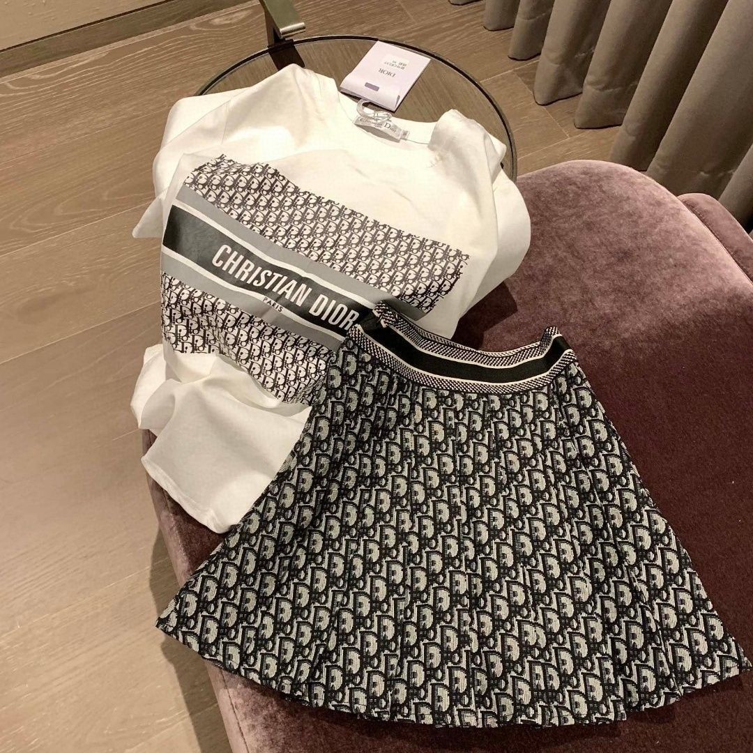 New Classic Letter Short-sleeved T-shirt High Waist Jacquard Pleated Skirt 1024062706