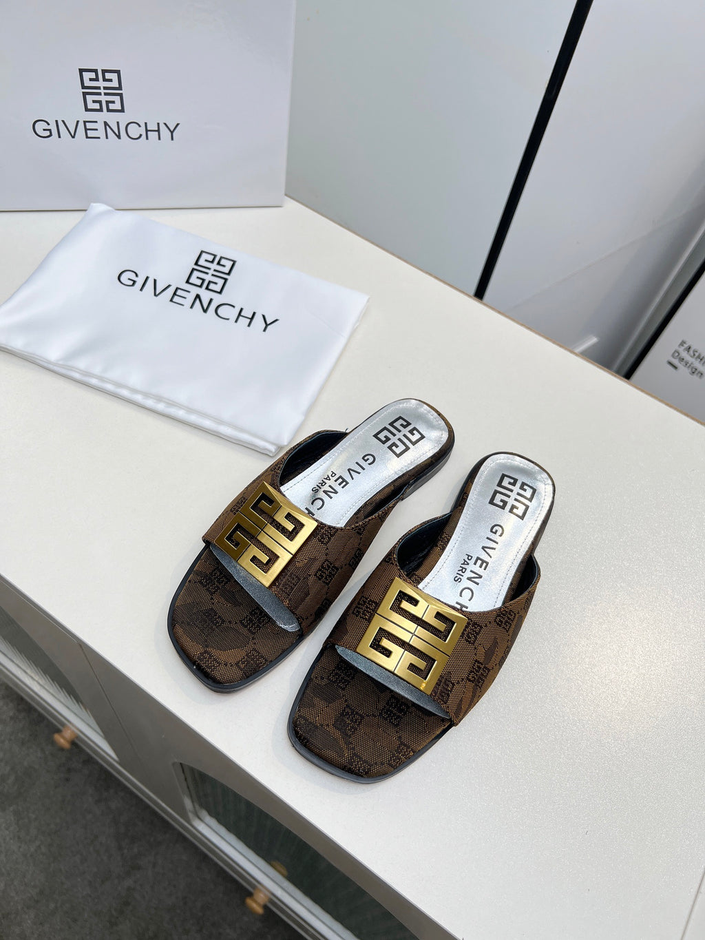 GCY open toe flat slippers 0725031802