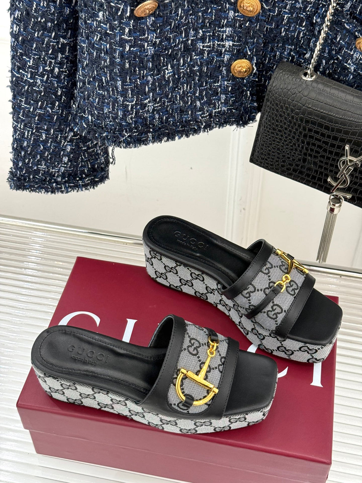 Thick-soled slippers with horse bit buckles 0725102402