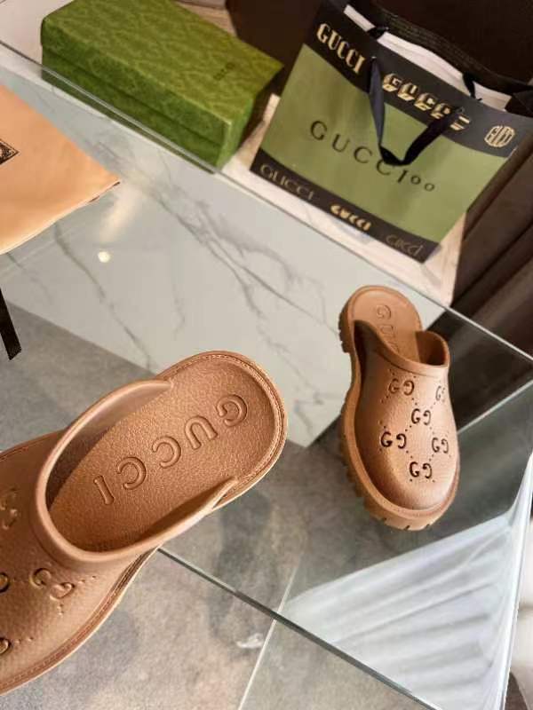 Gc's New Perforated Embroidered Sandals GC97710318
