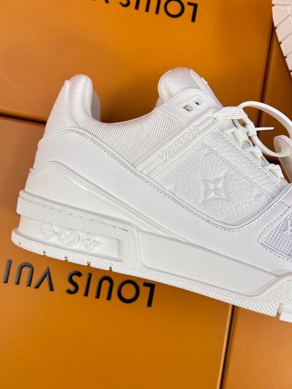 L couple limited series casual printed sports shoes 0725012403