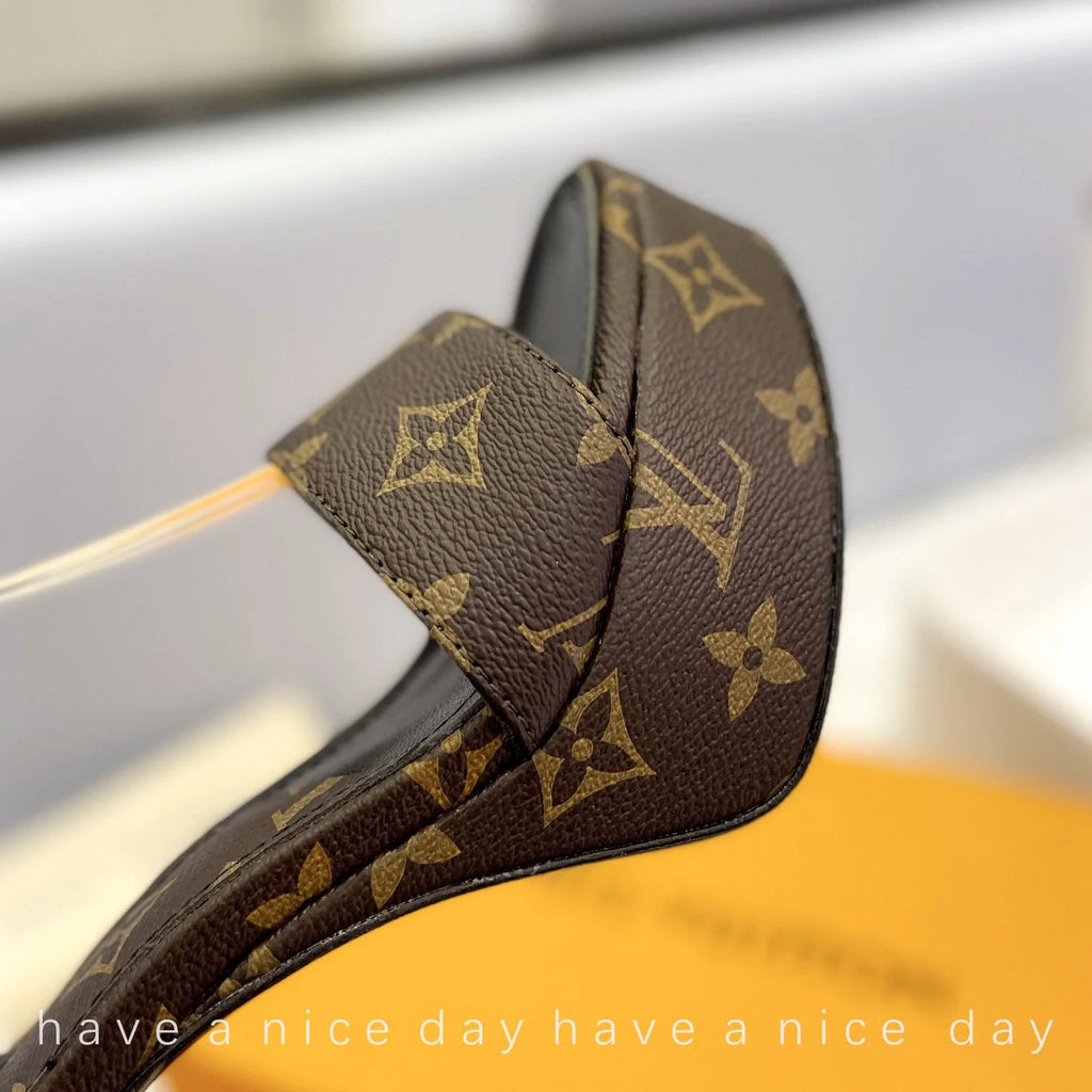 Classic Monogram versatile and elegant high heels 1824021902
