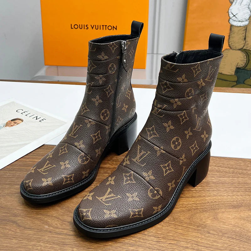 New versatile vintage mid top boots with floral patterns 1024093021
