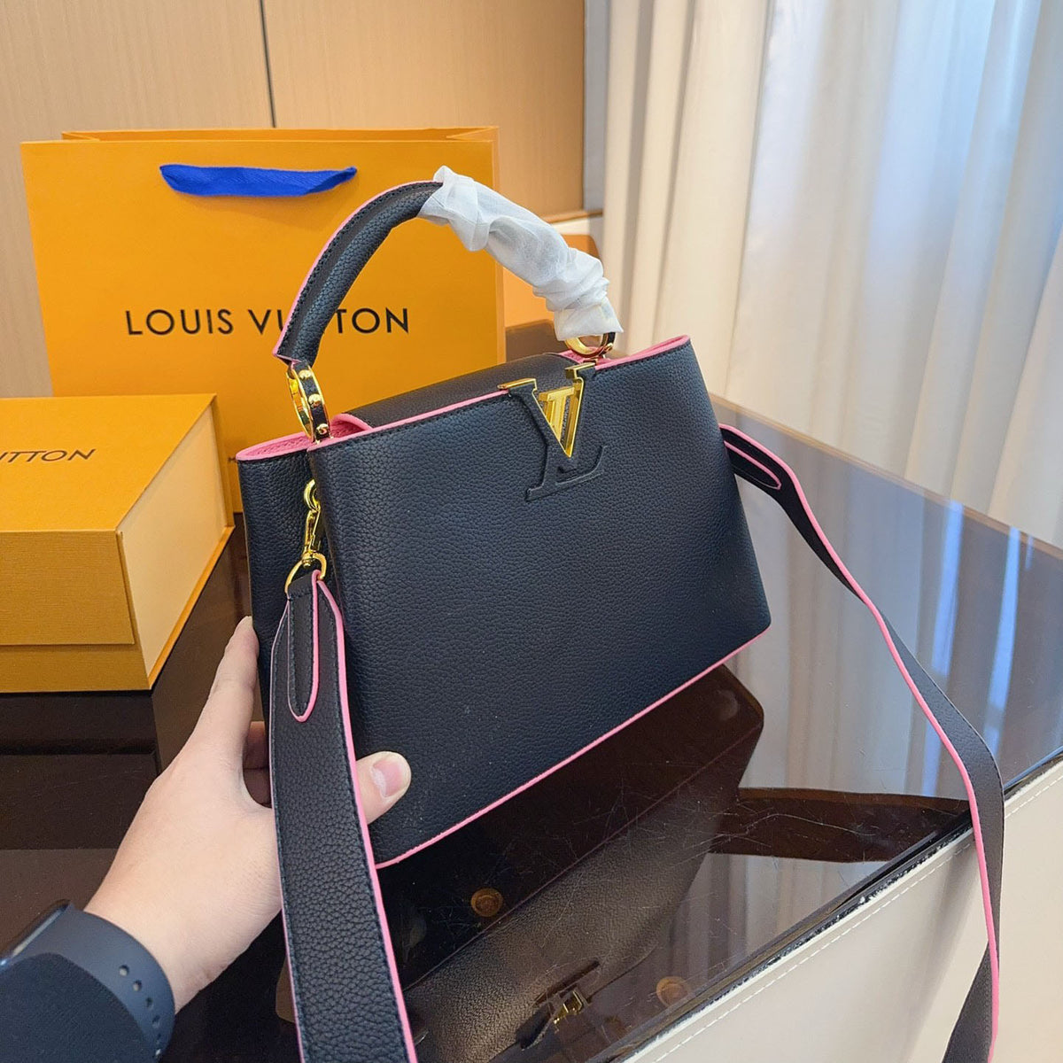 L Capucines handbag XC24101010