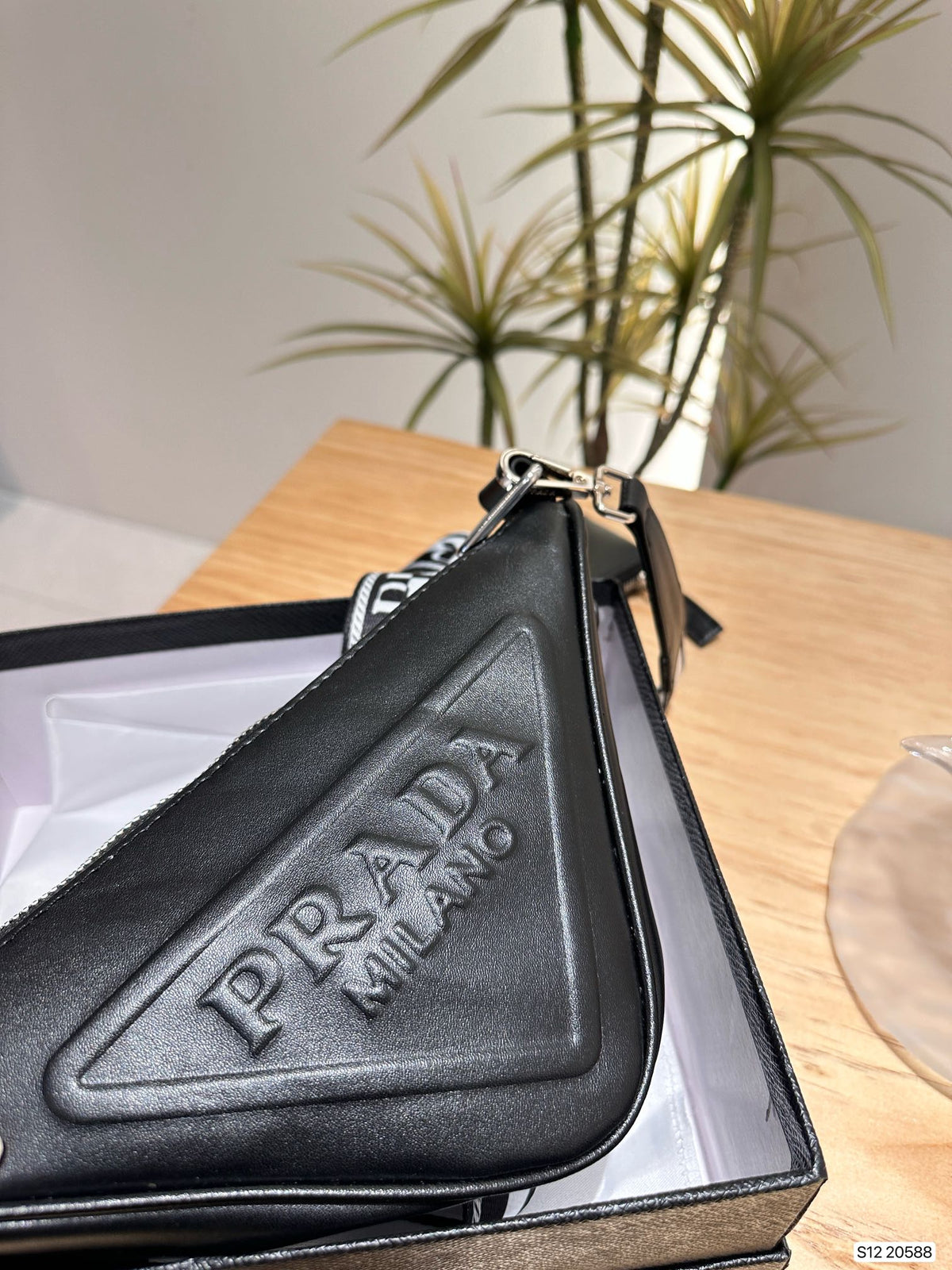 P fashion triangle bag 0724032002