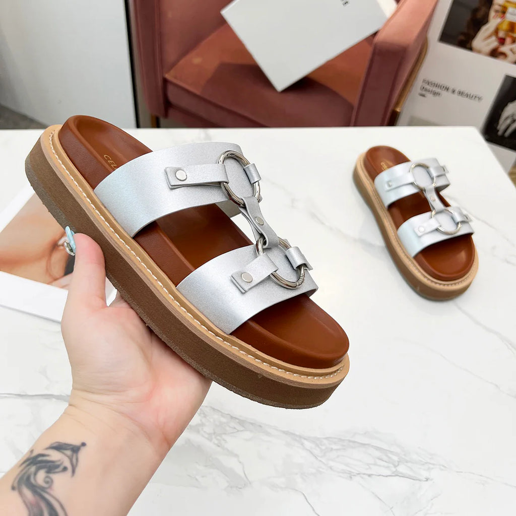 New fashion and versatile sandals and slippers 1024042611