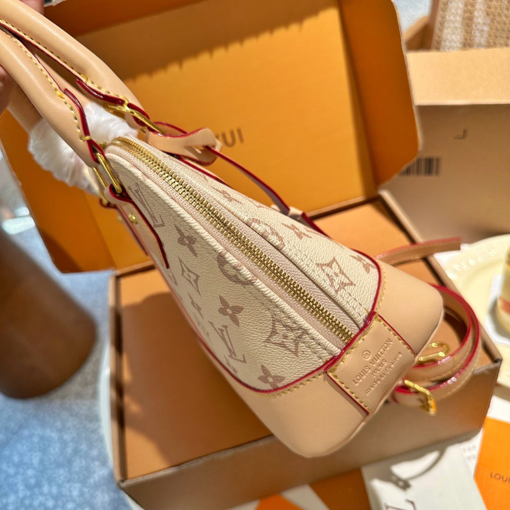 Fashion all match messenger bag CWT1023082406