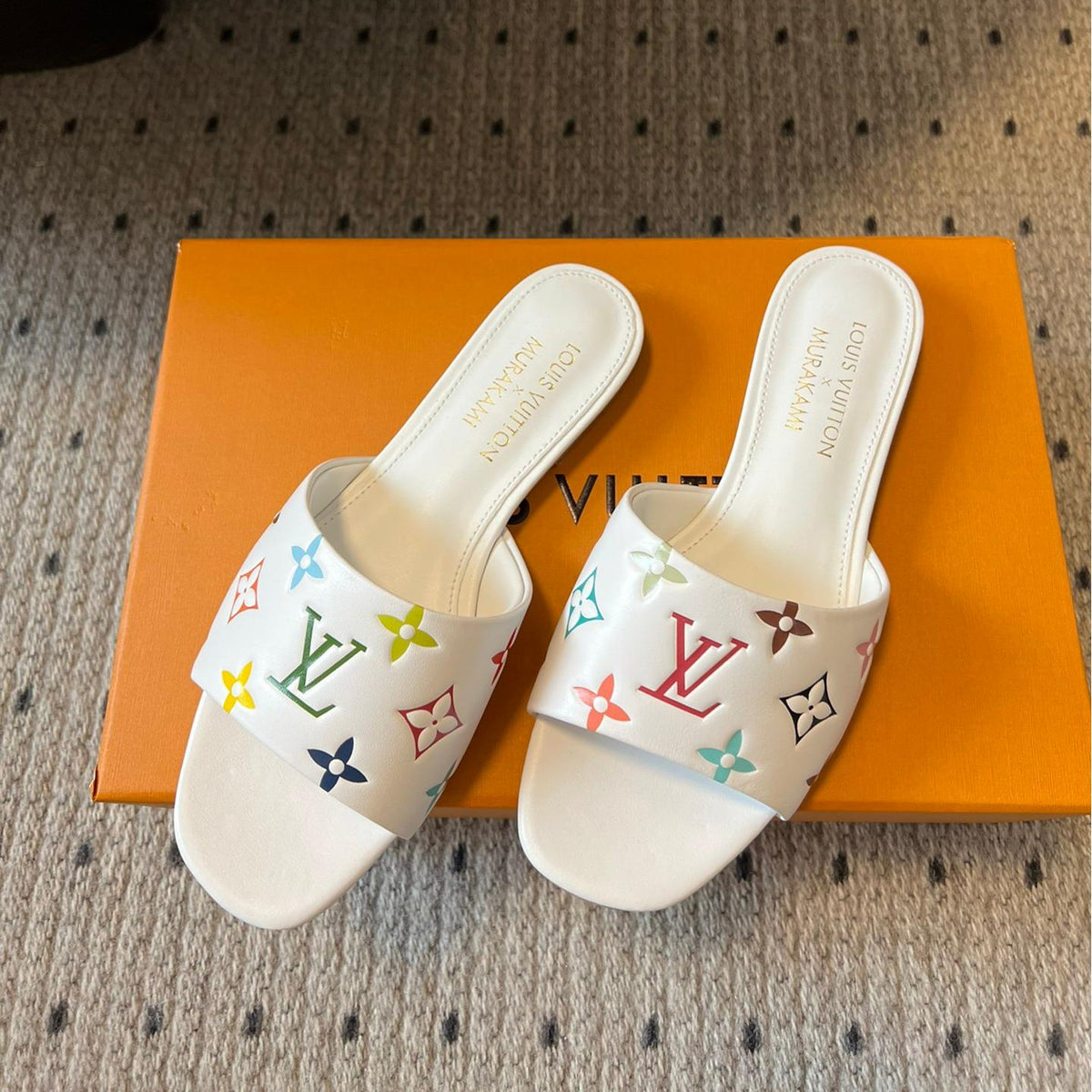 L fashion 3 color hot slippers 0725031904