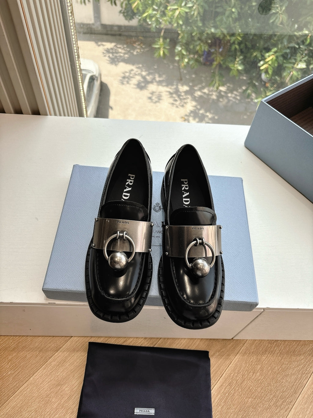 P's new retro one-leed loafers 0725061619