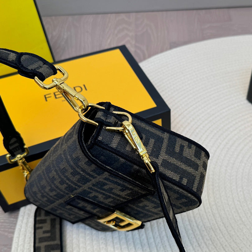 Baguette bag1824061110